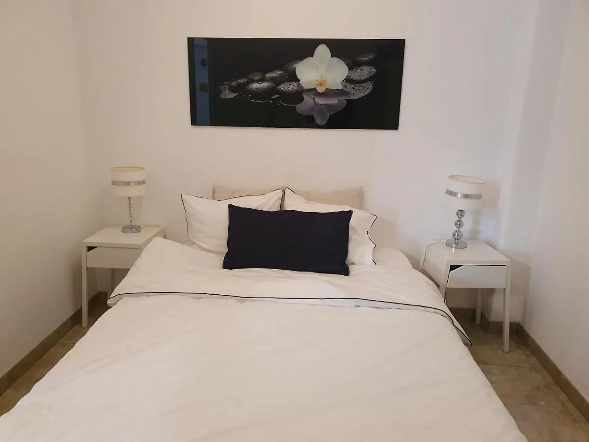 Alfama Apartment With Balcony Lisbon