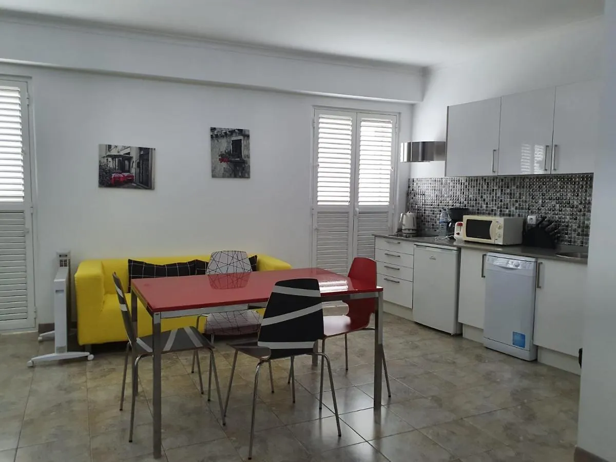 Alfama Apartment With Balcony Lisbon