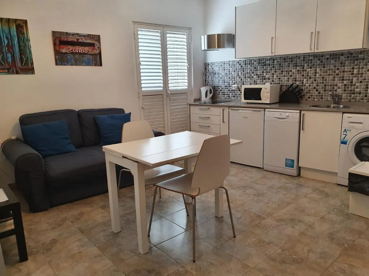 Alfama Apartment With Balcony Lisbon